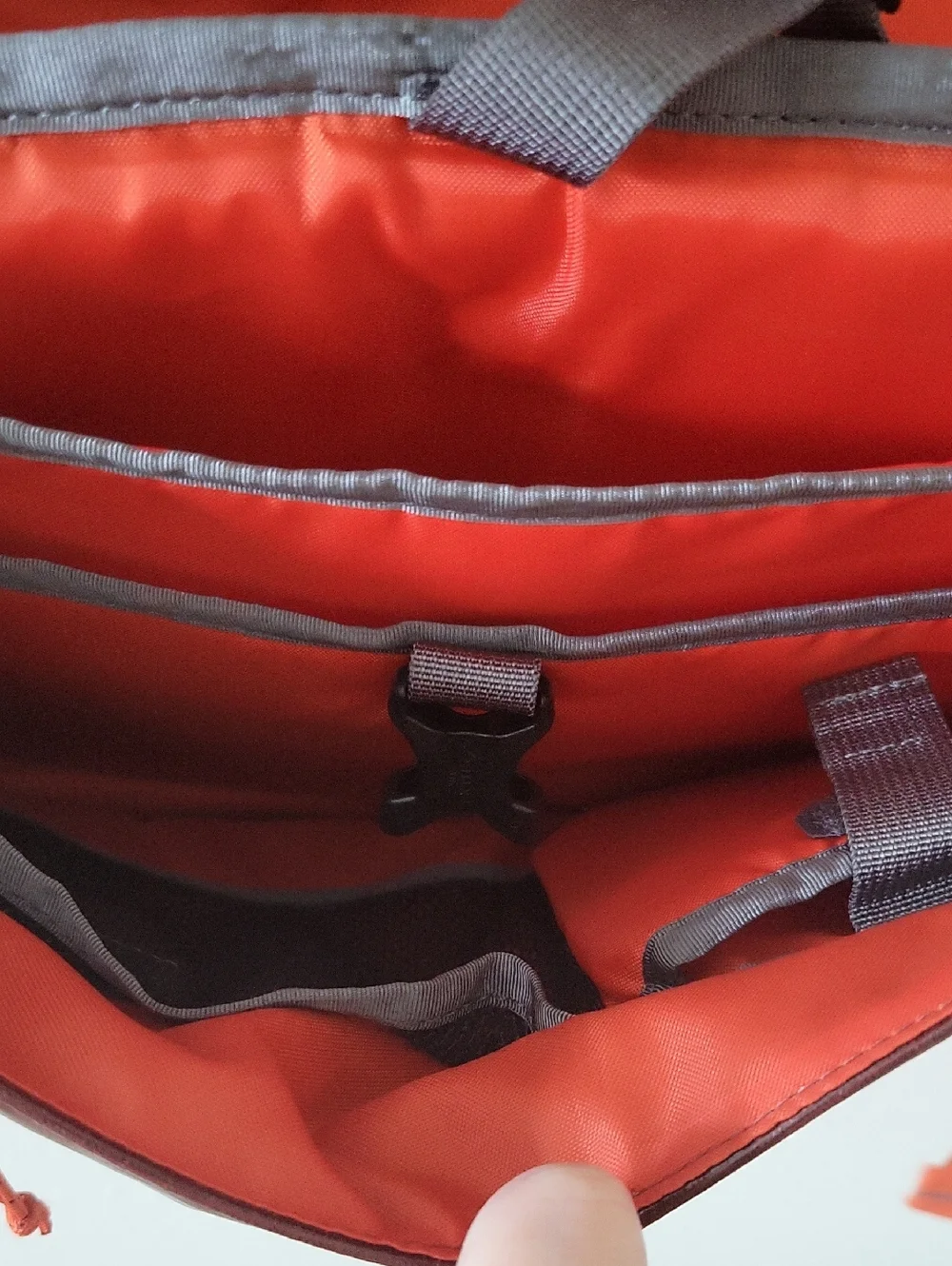 Patagonia Black Hole Mini Messenger 12L Bag Burgundy Rust with Orange Accents